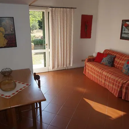 2 Via Degli Olivi פרוצ'ו